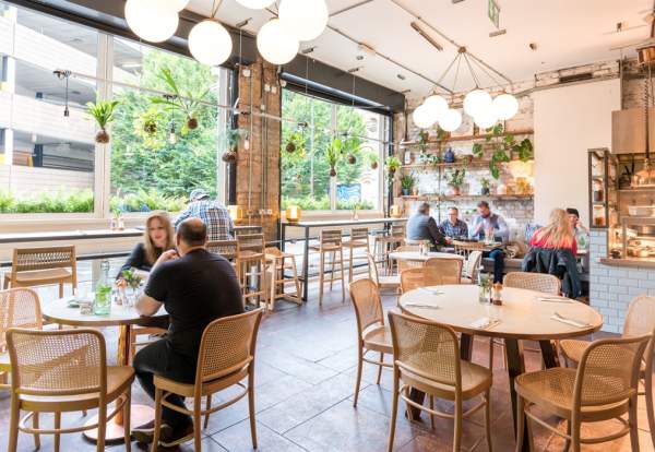 Evelyn's Café and Bar