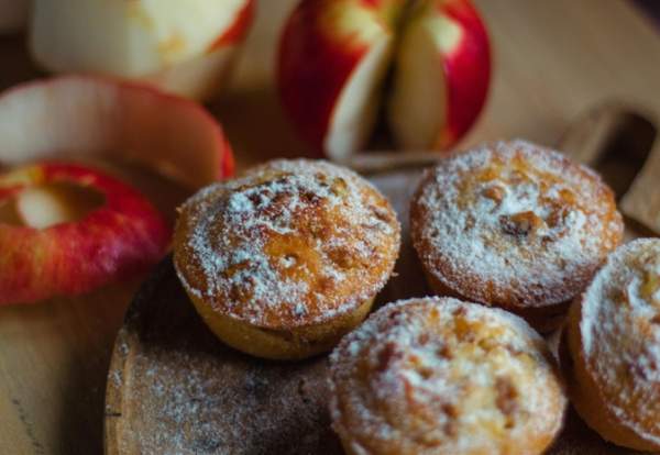 Make It! Autumnal Apple Cakes (All ages welcome)
