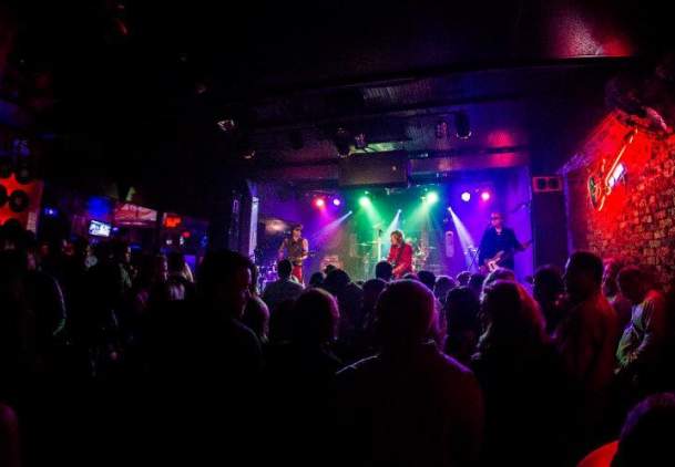 37 Main - A Rock Cafe