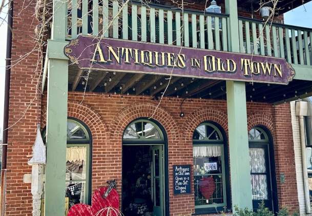 Antiques in Old Town