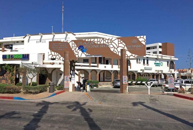 plaza pioneros