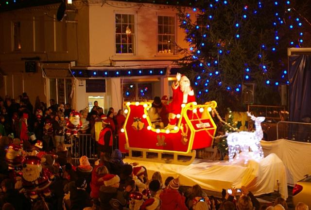 Oriental Spirt Of Christmas Parade 2022 Christmas In Wareham - Visit Dorset