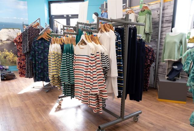 Country clothing websites 2025