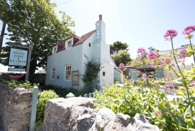 The dollshouse shop