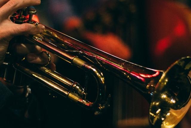 Instruments used outlet in swing music
