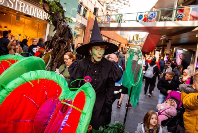 Fancy dress liverpool street online