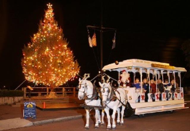 Christmas Dinner Wilmington Nc 2022 Caroling By "Reindeer" Drawn Carriage Or Trolley | Wilmington, Nc 28401