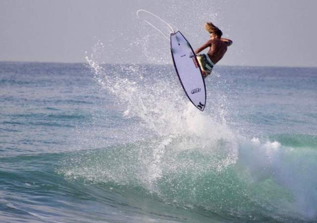 Shama takes Jamaica Surfing