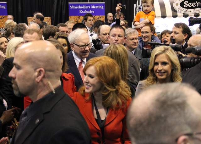 Warren Buffett’s Omaha: 5 Ways to Visit Like a Billionaire