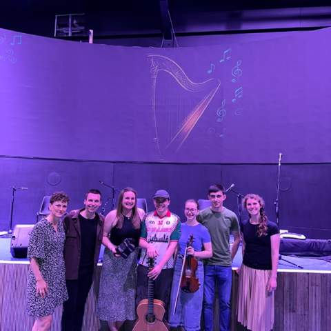 Tonnta ~ Irish Music & Dance show