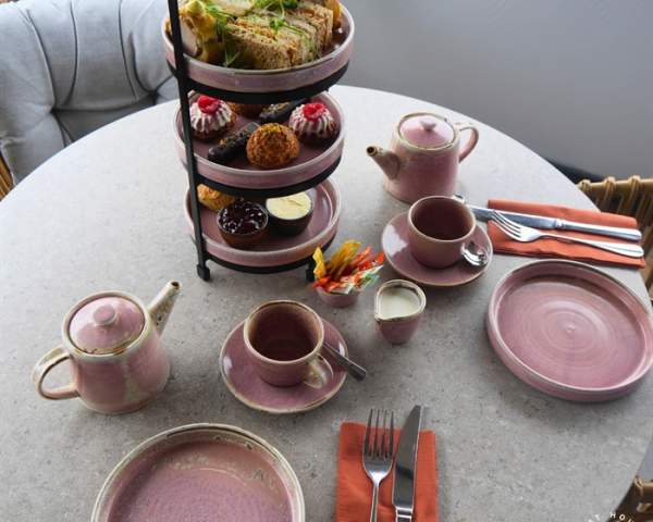 Galentine's boozy afternoon tea