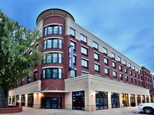 Hampton Inn & Suites