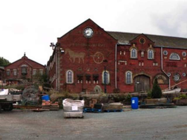 Les Oakes & Sons Architectural Reclamation Yard