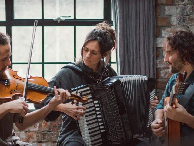 Folk at the New Room - Tamsin Elliott Trio at John Wesley's New Room