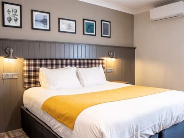 Almondsbury Inn & Lounge