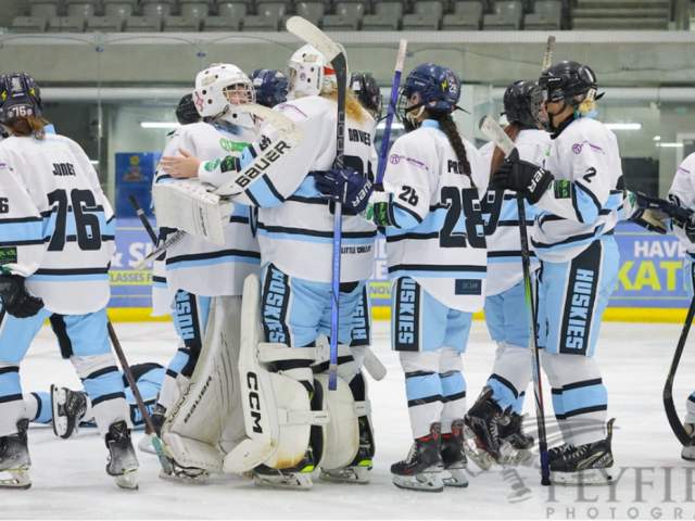 Bristol Huskies Vs Queen Bees at Planet Ice Bristol