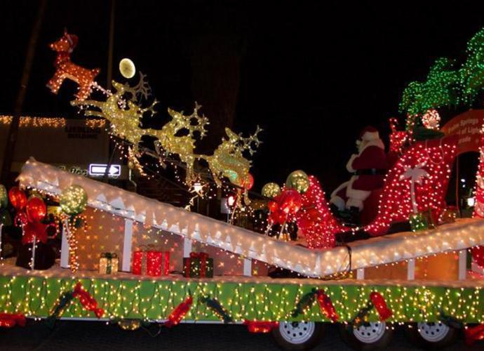 Parade Christmas 2021 Liliha Palm Springs Festival Of Lights Parade Palm Springs Ca 92264