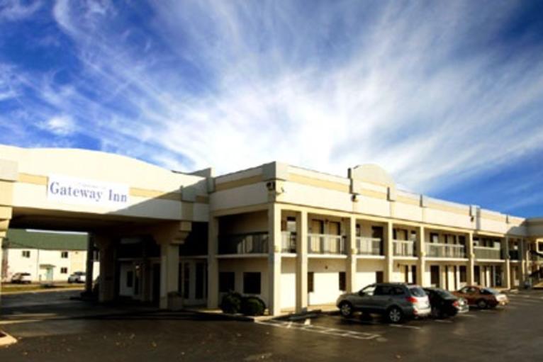 Gateway Inn & Suites