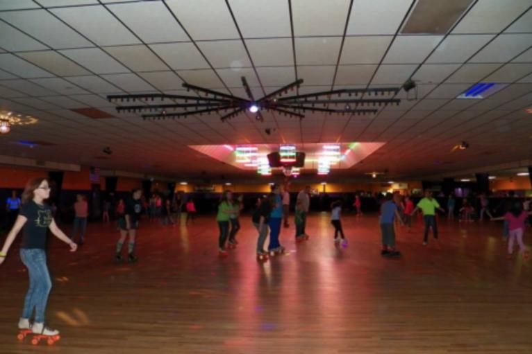 Magic Wheels Skating Rink