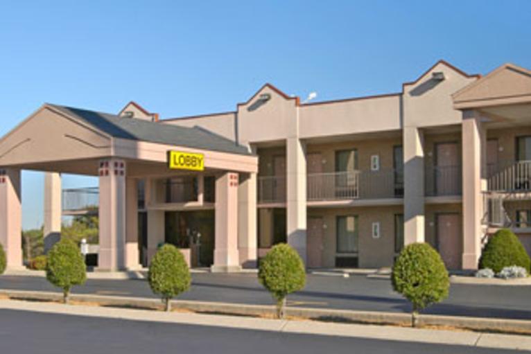 Super 8 Motel Northeast
