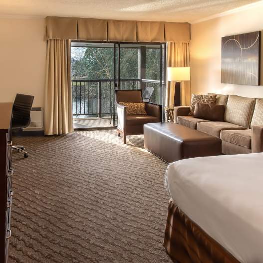 Bed & Breakfast Package at Valley River Inn