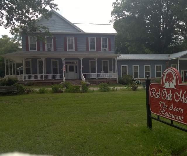 Red Oak Manor and Acorn Restaurant