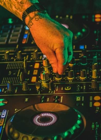 Joe Roche & Friends w/ Rhod Parry & Spinback Lyle