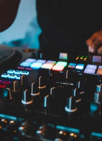 Funk Street! x MJF – Close Counters