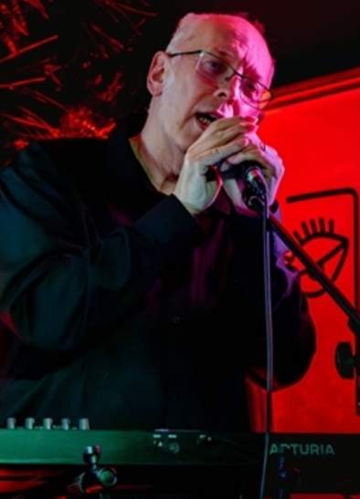 MISTRUST plus Special Guests