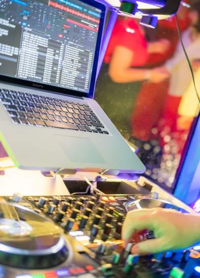 Back to the 90's Boat Party, Manchester River Cruises