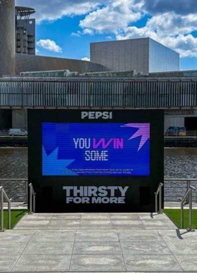 Screen on the Docks