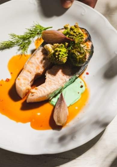 Restaurant Tour Manchester – Discover the City Through Food