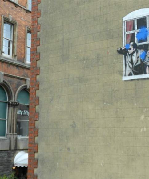 Banksy Grafitti Well-Hung Lover