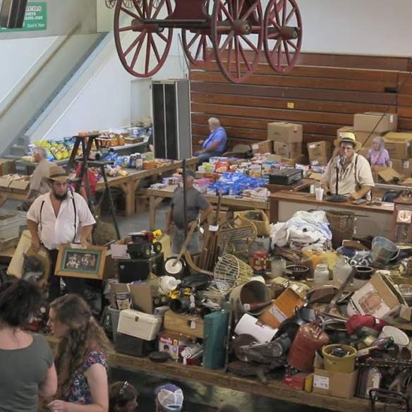 Dinky's Auction Center