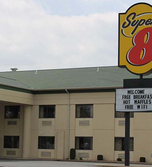 Super 8 by Wyndham-Port Clinton