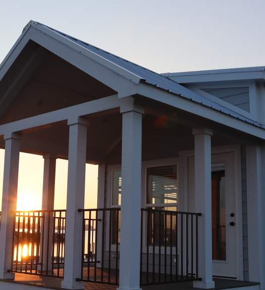 Bayfront Resort at Cross View Cottages