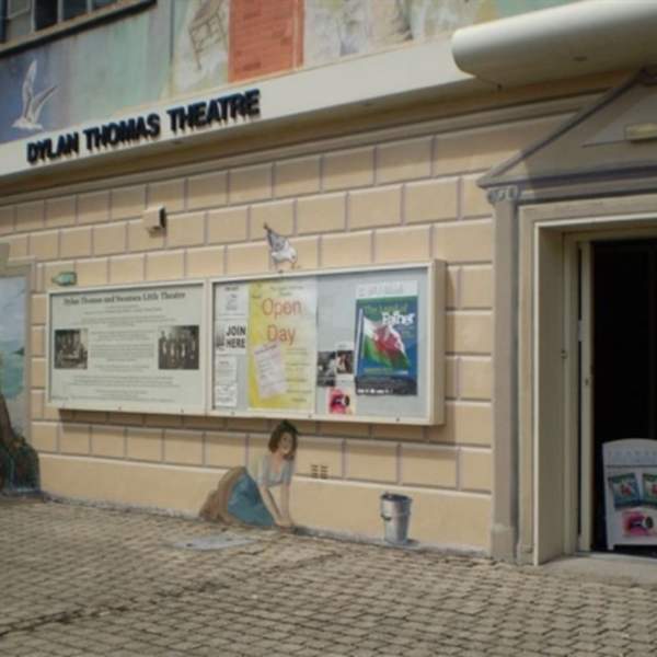 Theatr Dylan Thomas