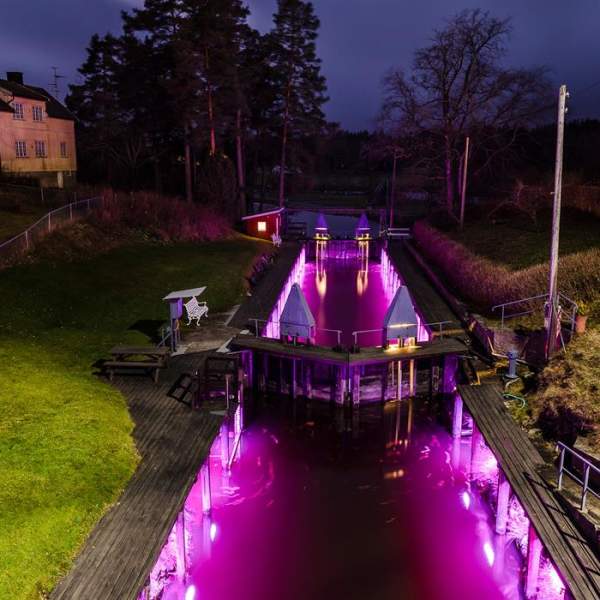 Lyskunst i Strømsfoss sluse, Aremark