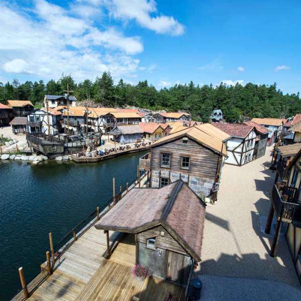 Abra Havn Pirate village