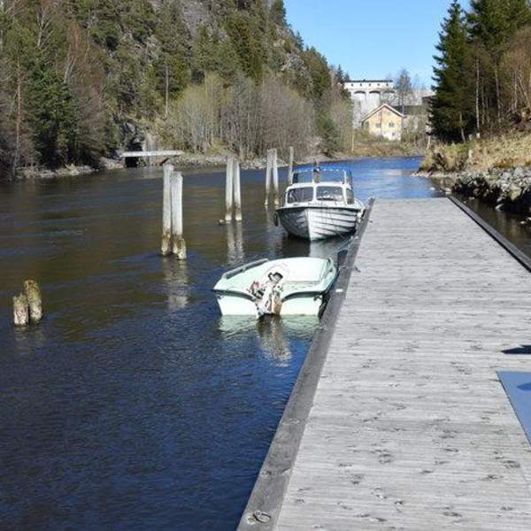 Gjestebrygge nedstrøms Brekke sluser