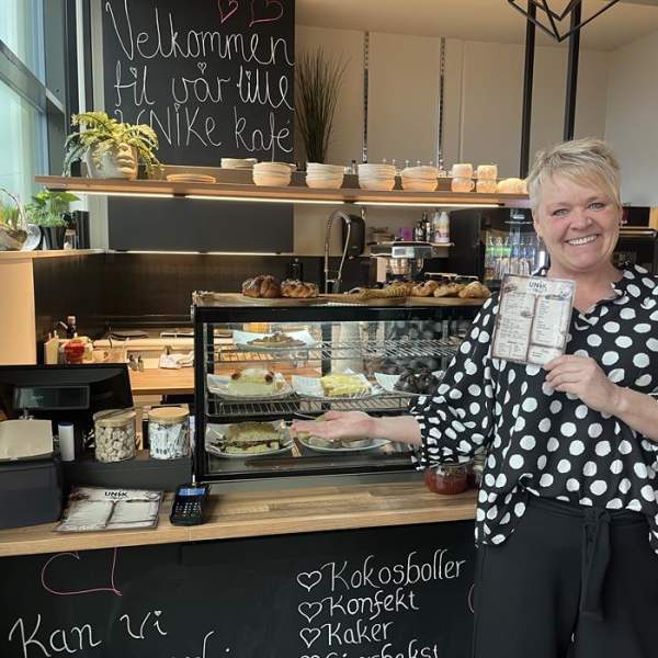 Unik klær & kafè