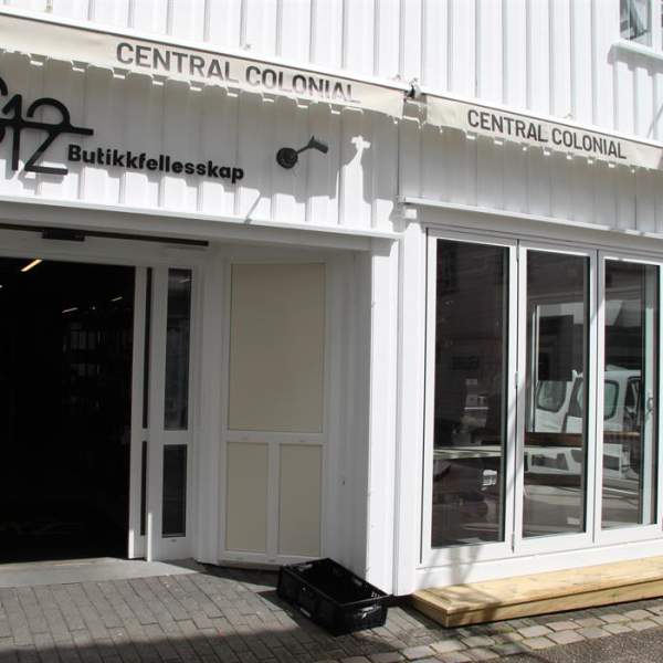 Central Colonial