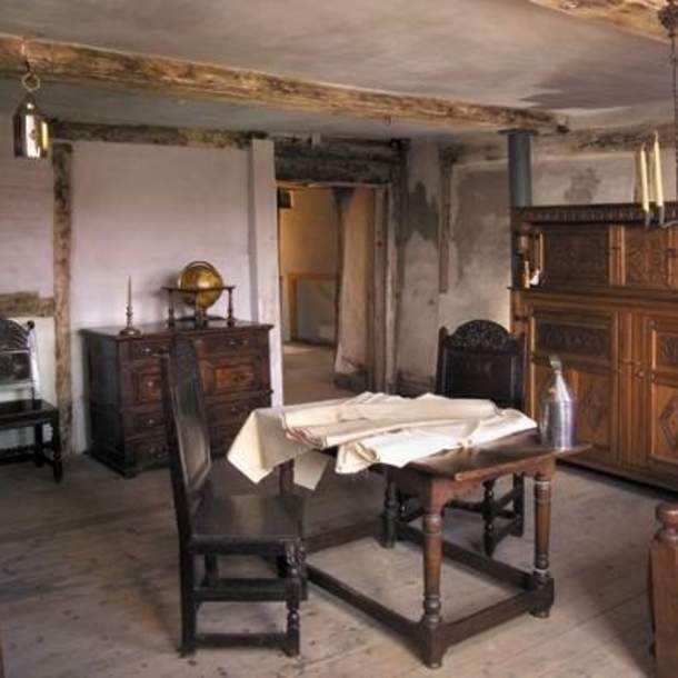 Staircase House