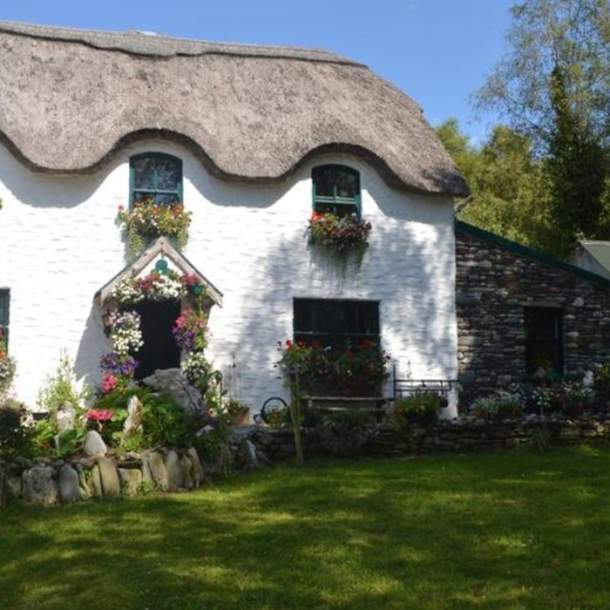 Lissyclearig Thatched Cottage