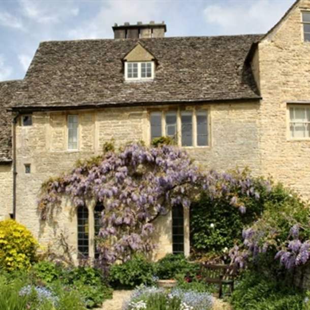 Cogges Manor Farm