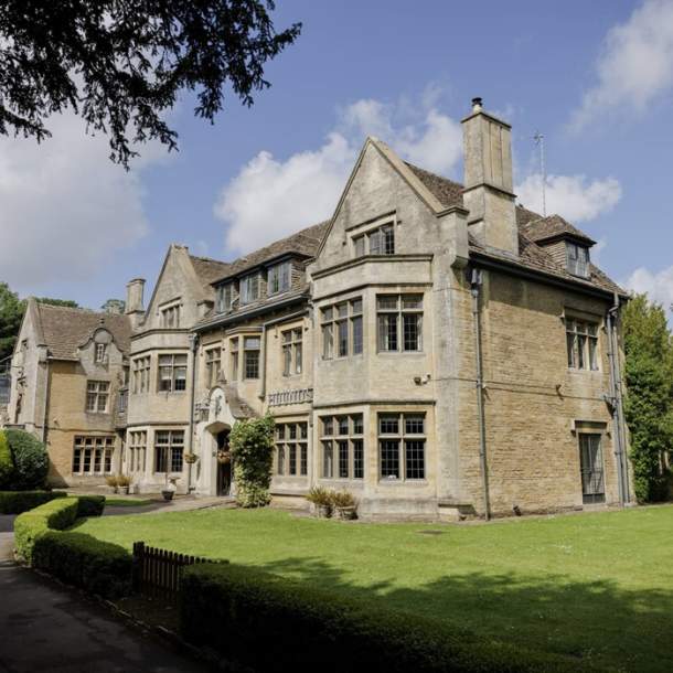 The Hare & Hounds Hotel