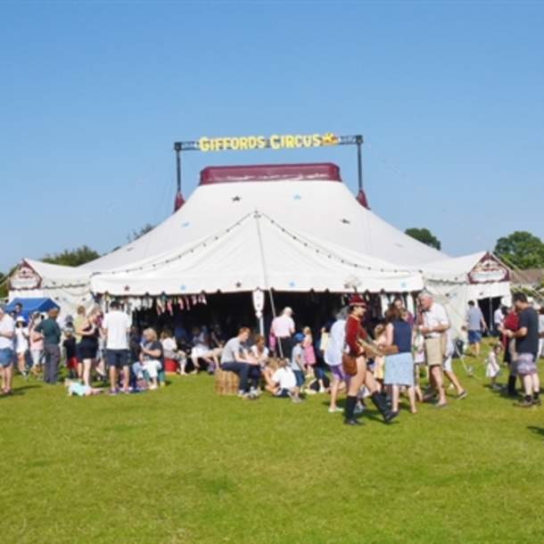 Giffords Circus
