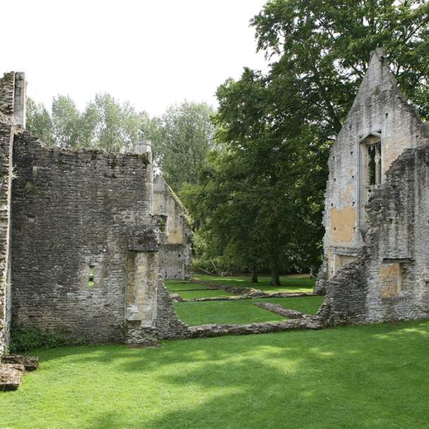 Minster Lovell Hall and Dovecote