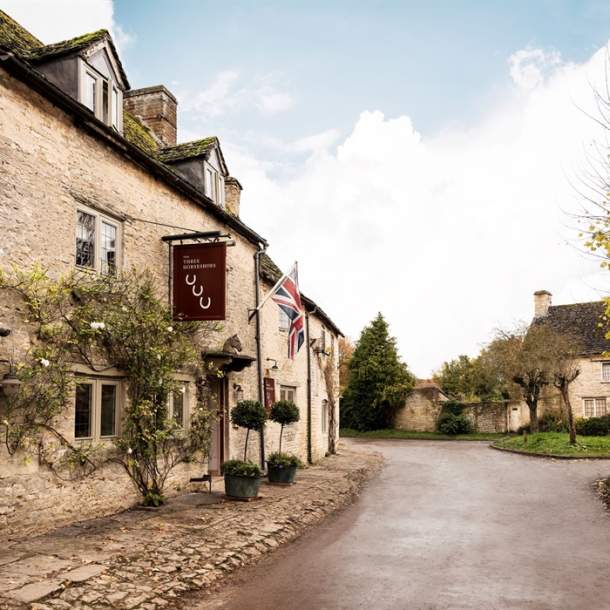 The Three Horseshoes