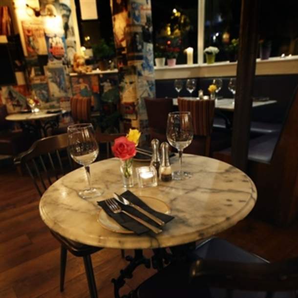 Whistlers Bar & Restaurant